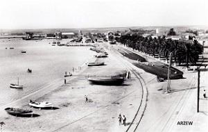 73- Arzew - La plage et la base navale